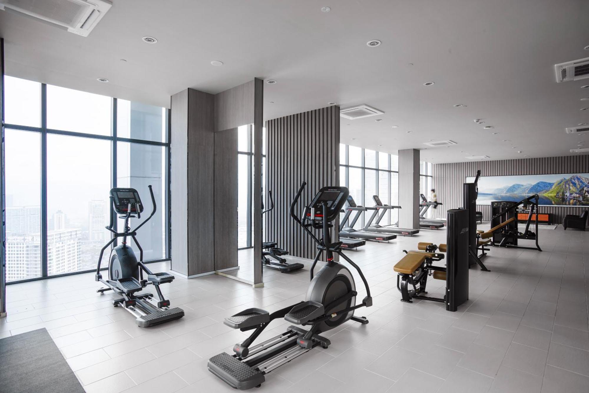 The Face Style Hotel Куала-Лумпур Экстерьер фото A gym in a condominium